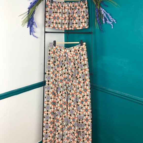 Oliviaceous 2 piece print crop top and maxi skirt - Picture 2 of 8